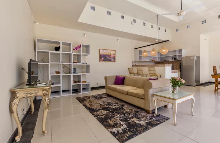 Large&airy 2bdr,centerseminyak - Indonesia