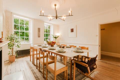 Georgian Luxury Margate TownHse sleeps 11 by Adliv
