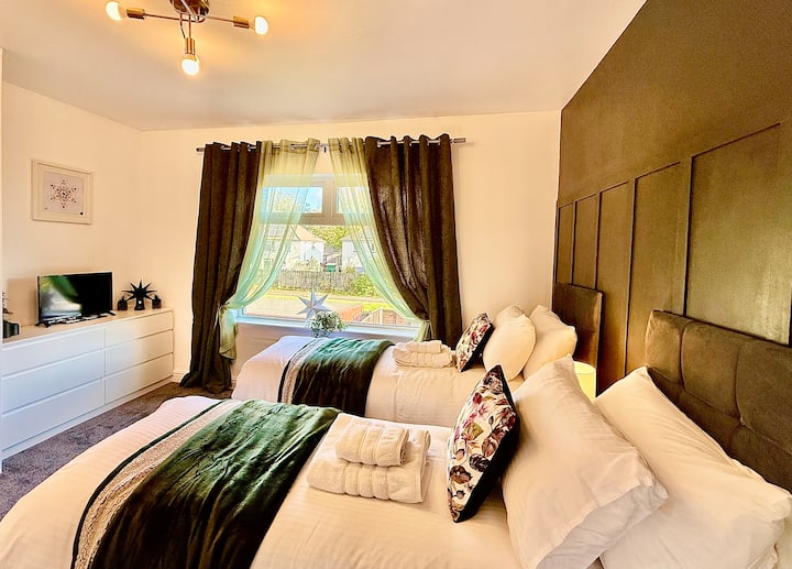 Twin beds can be converted into a DOUBLE for single occupancy