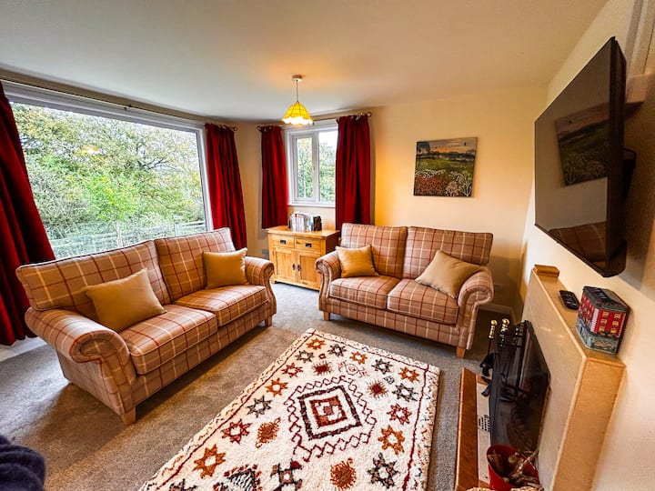 Tranquil Dartmoor Farm Cottage Stay - Devon