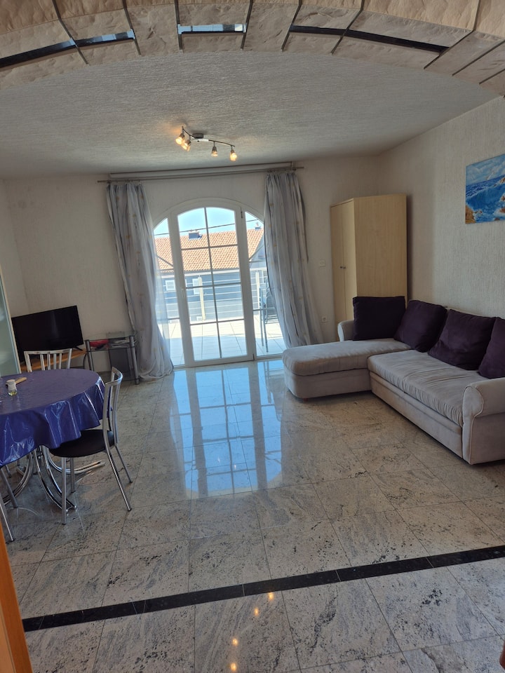 Apartman Jasenka 1 Mit Pool In Strandnähe - Zengg