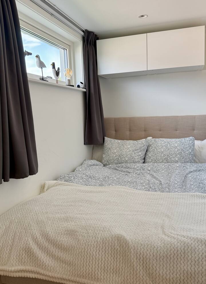 Posteľ šírka 140 cm 