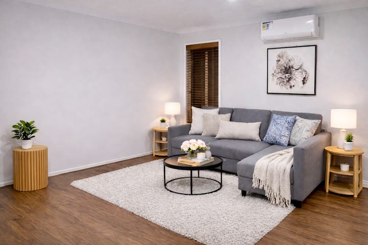 Comfortable Holiday Stay  With Parking - Point Cook