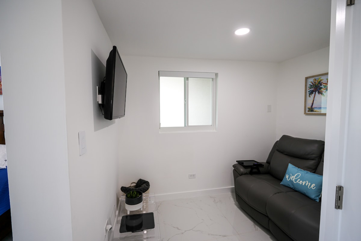 Top performing Airbnb: Little Havana Hideaway in Auburndale
