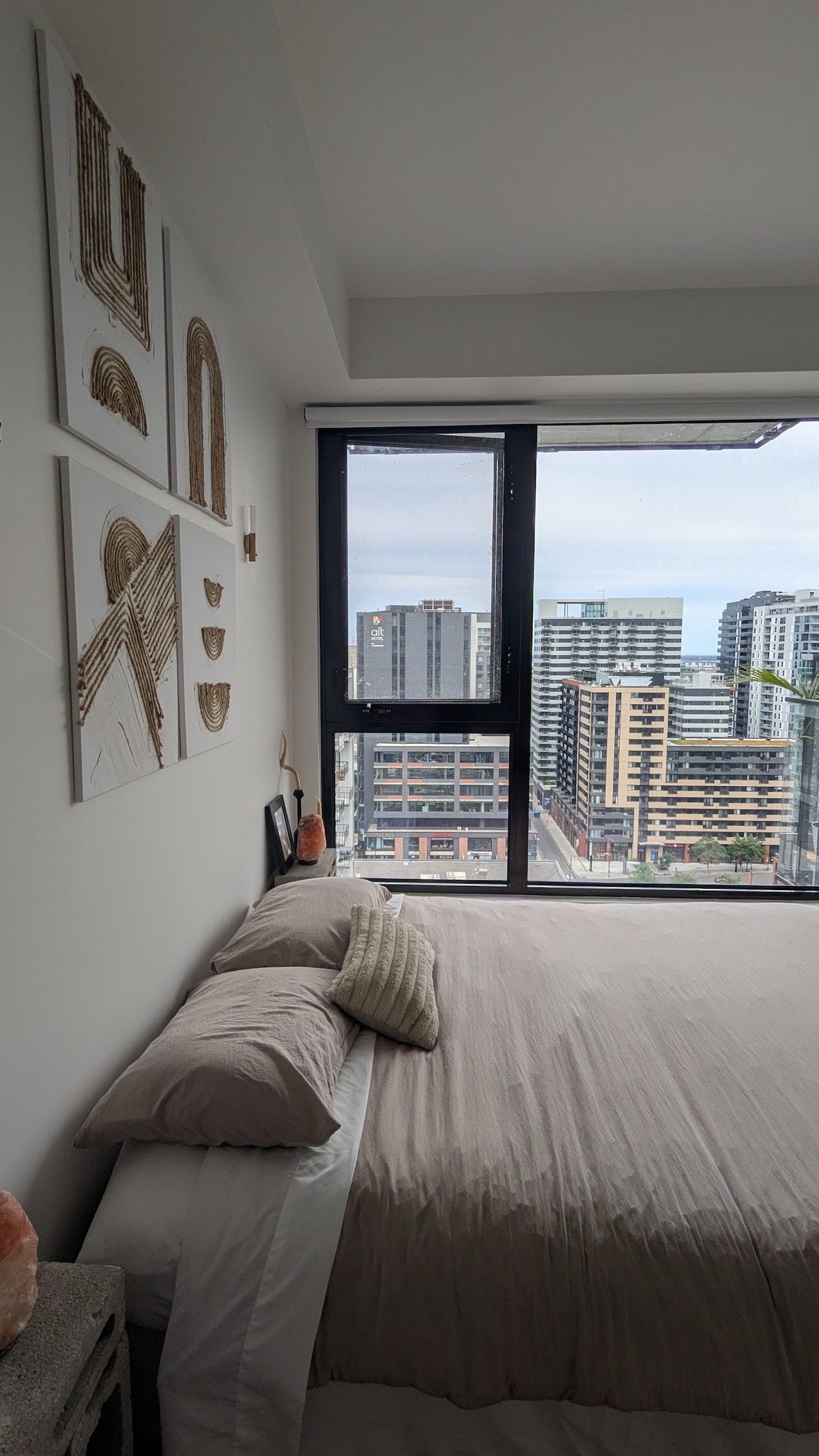 MTL Penthouse | Room & Ensuite - Apartments for Rent in Montreal