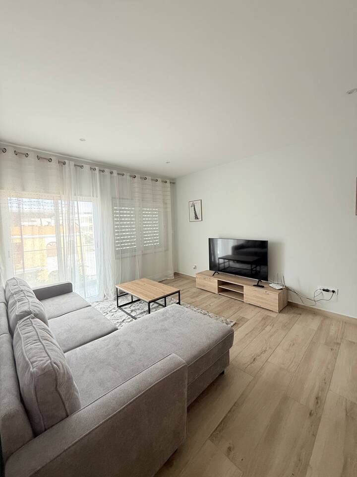 Appartement Spacieux à Praia
Idéal Pour Familles - Praia