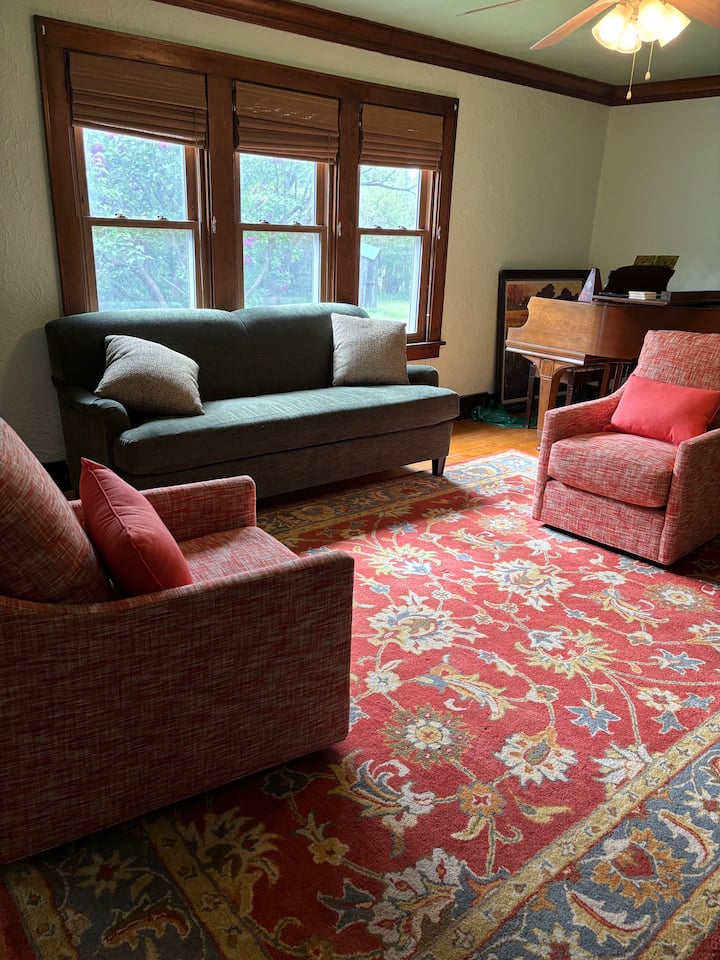 Farmhouse Retreat - Oshkosh, WI