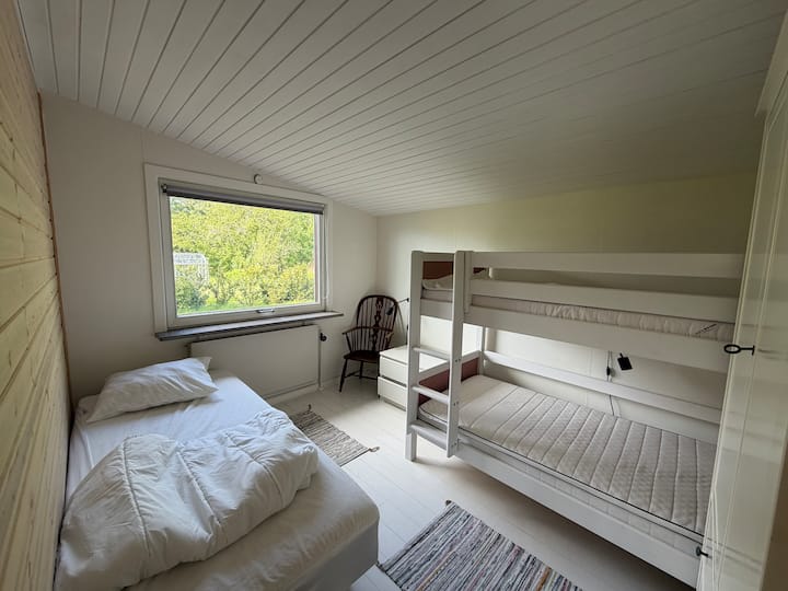Schlafzimmer 1