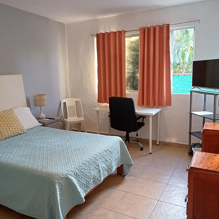 Plne vybavená spálňa. S vlastnou kúpeľňou.