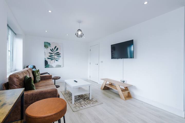 Shrewsbury Gem | Modern 3br With Free Parking - Shrewsbury