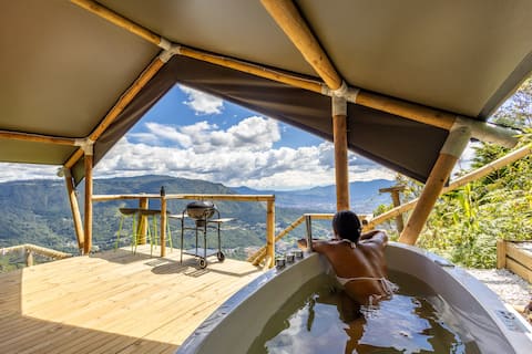 Skyline Ecoliving | Best Views of Medellín | Jacuzzi