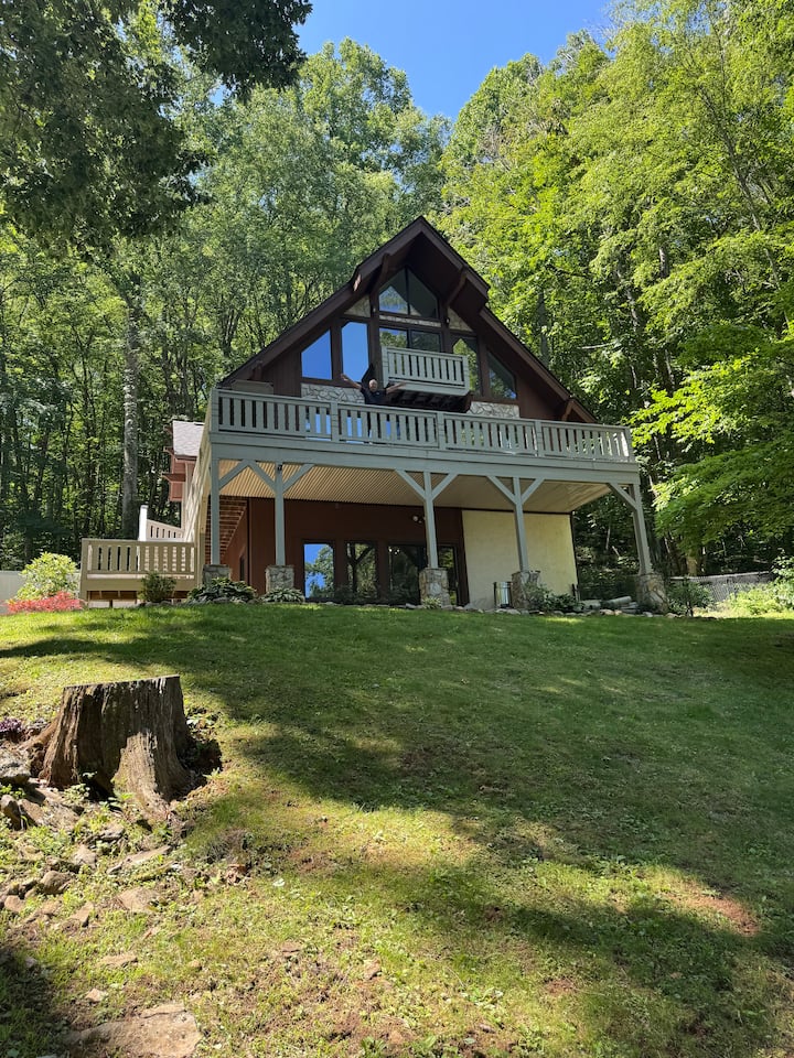 Hill Top Retreat - Waynesville, NC