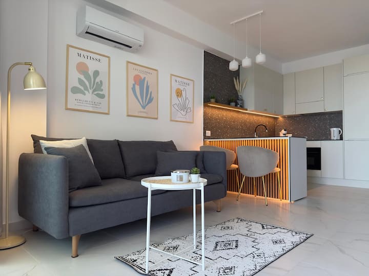 Green Hill With Sea View & Pool - Sarandë