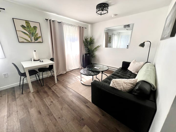 1 Bdr With Dbl Bed In Cozy House With Fire Pit - Belleville