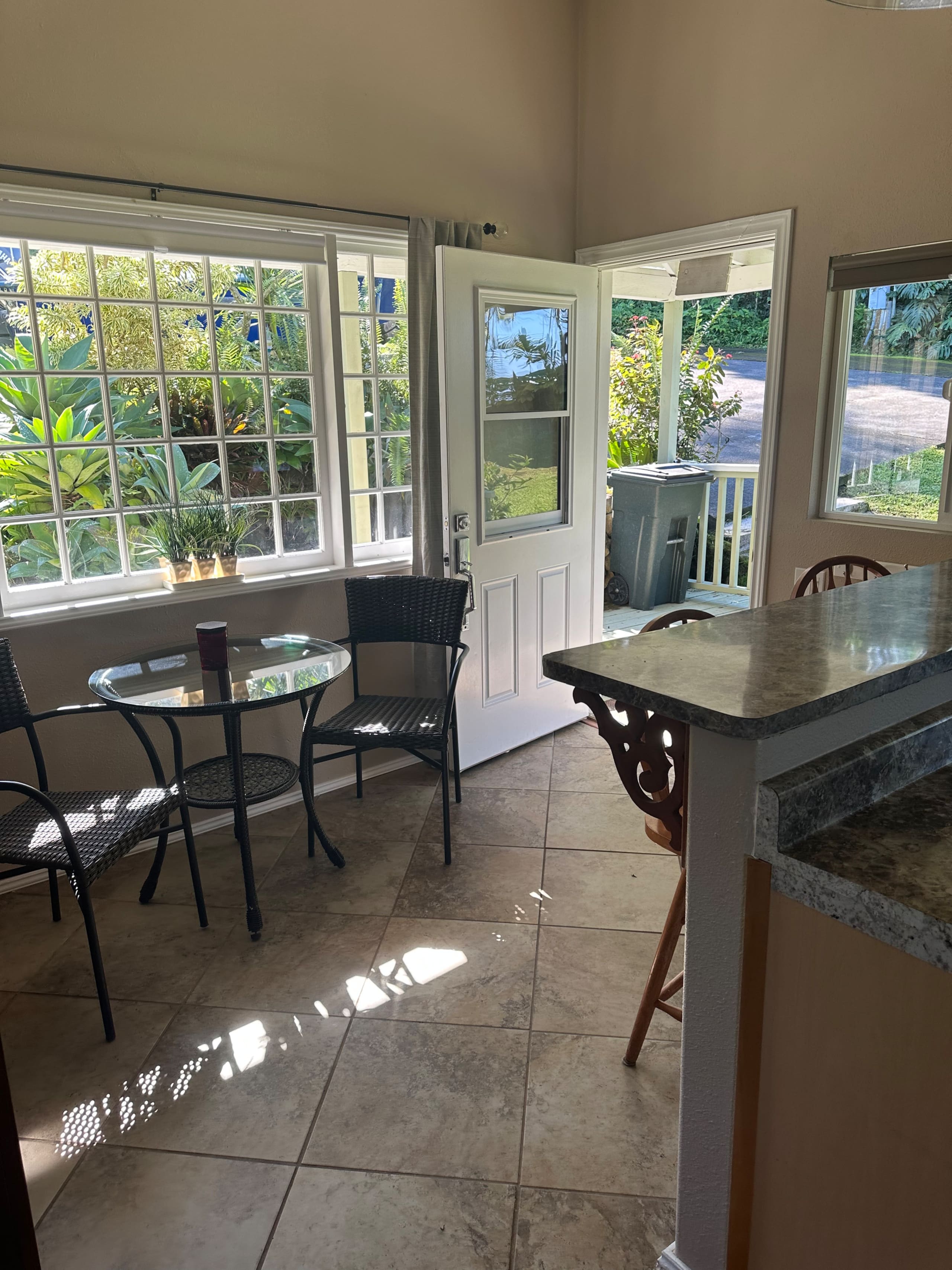 Home in Holualoa · ★4.71 · 1 bedroom · 2 beds · 1 private bath - Image 8