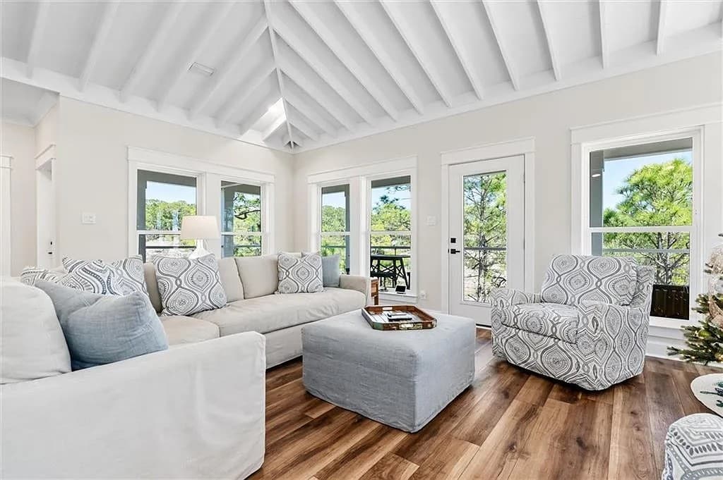 Popular Airbnb listing: Luxury Meets Island Paradise-private access beach in Dauphin Island
