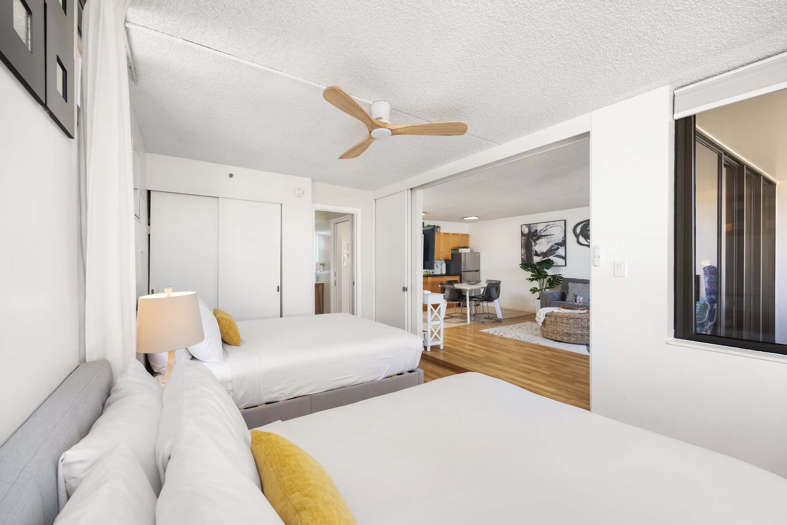 17FL Fully Renovated, 5 mins to Beach w/ Parking - Image 19