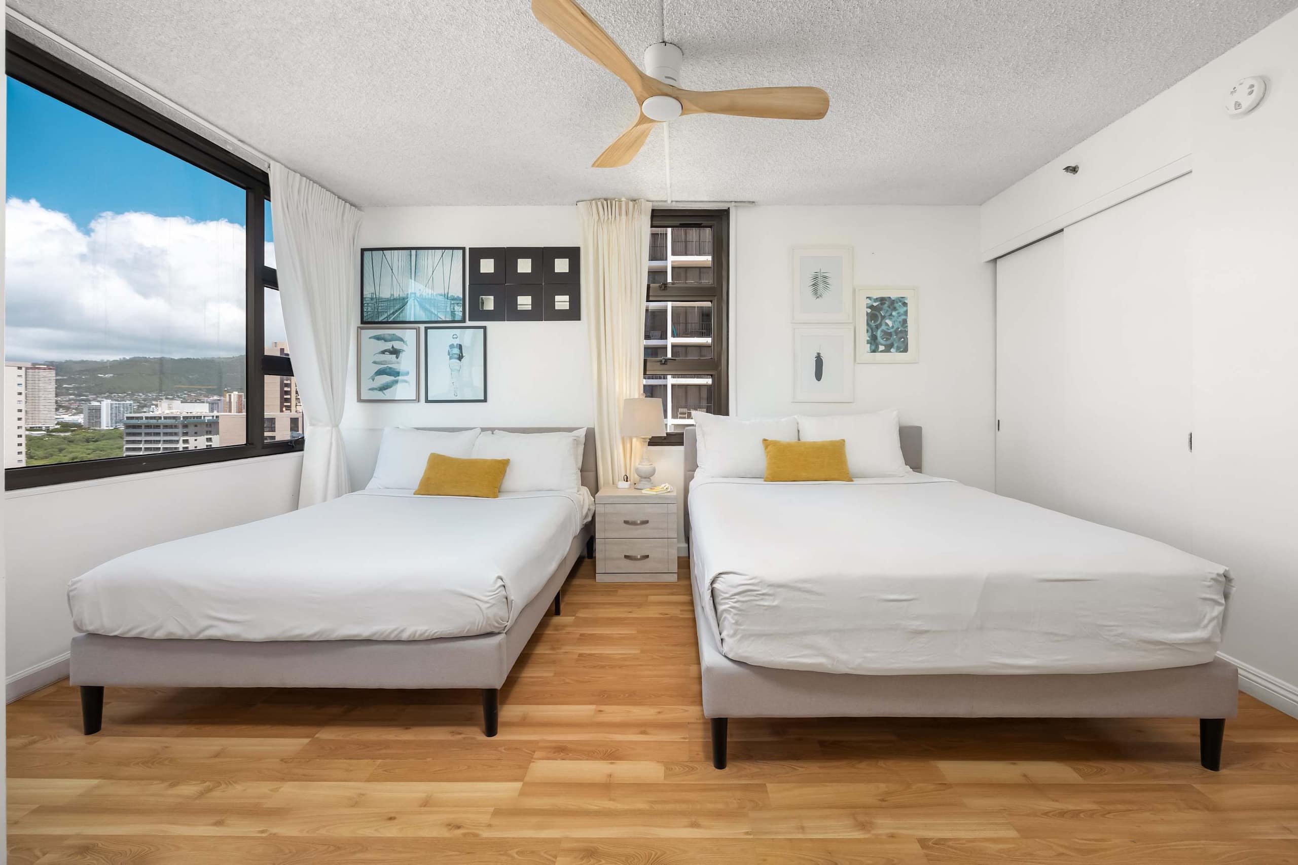 17FL Fully Renovated, 5 mins to Beach w/ Parking - Image 22