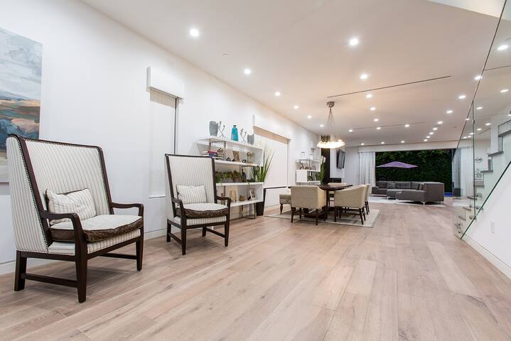 modern Villa West Hollywood C gallery image 4