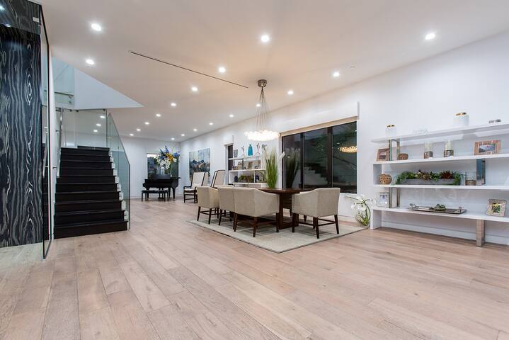 modern Villa West Hollywood C gallery image 3