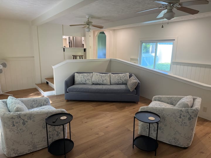 Cottage Creek | Entire Vacation Home.   Sleeps 4+2 - Traverse City, MI
