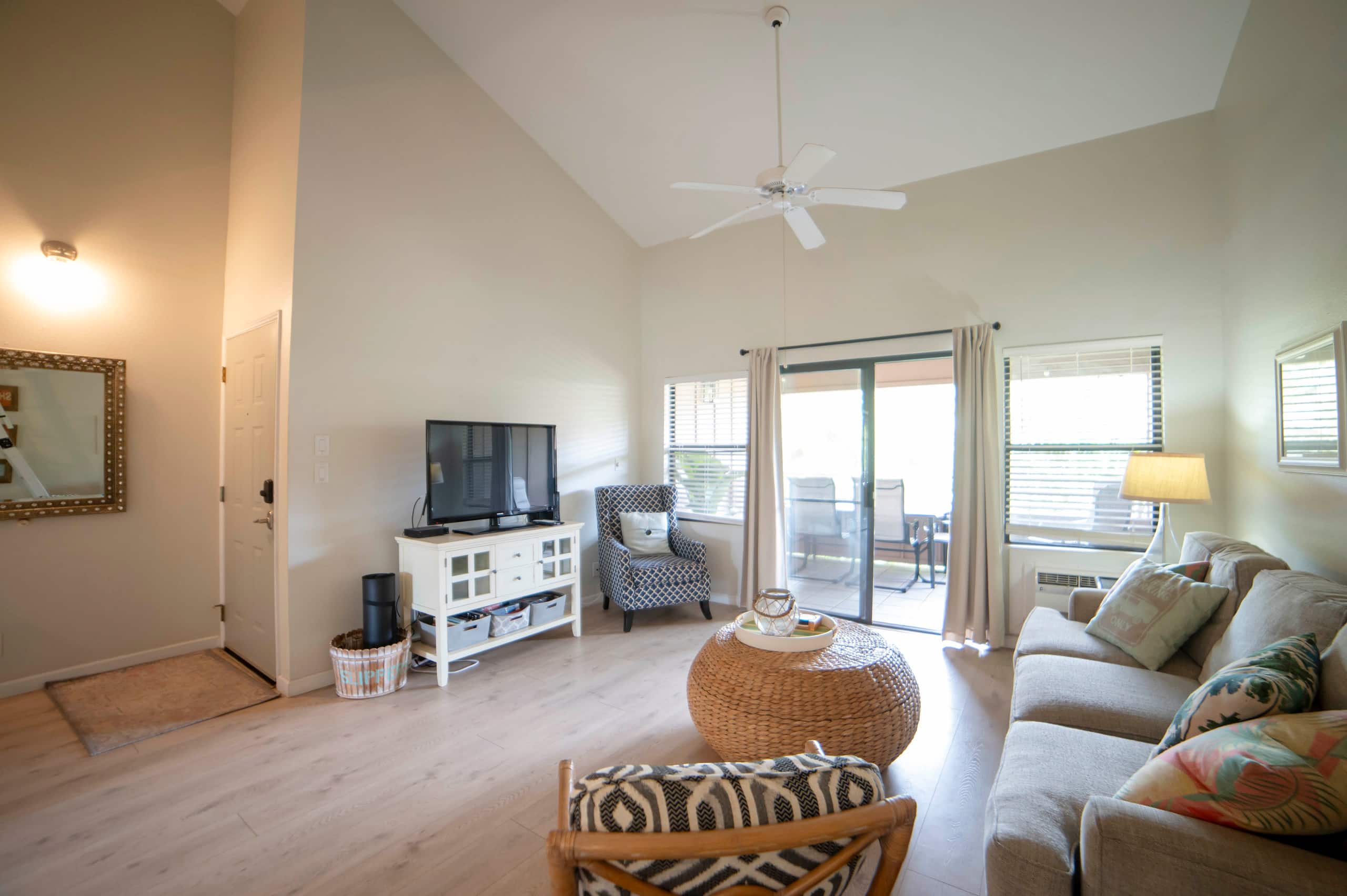 Nicest unit in the complex! - Image 3