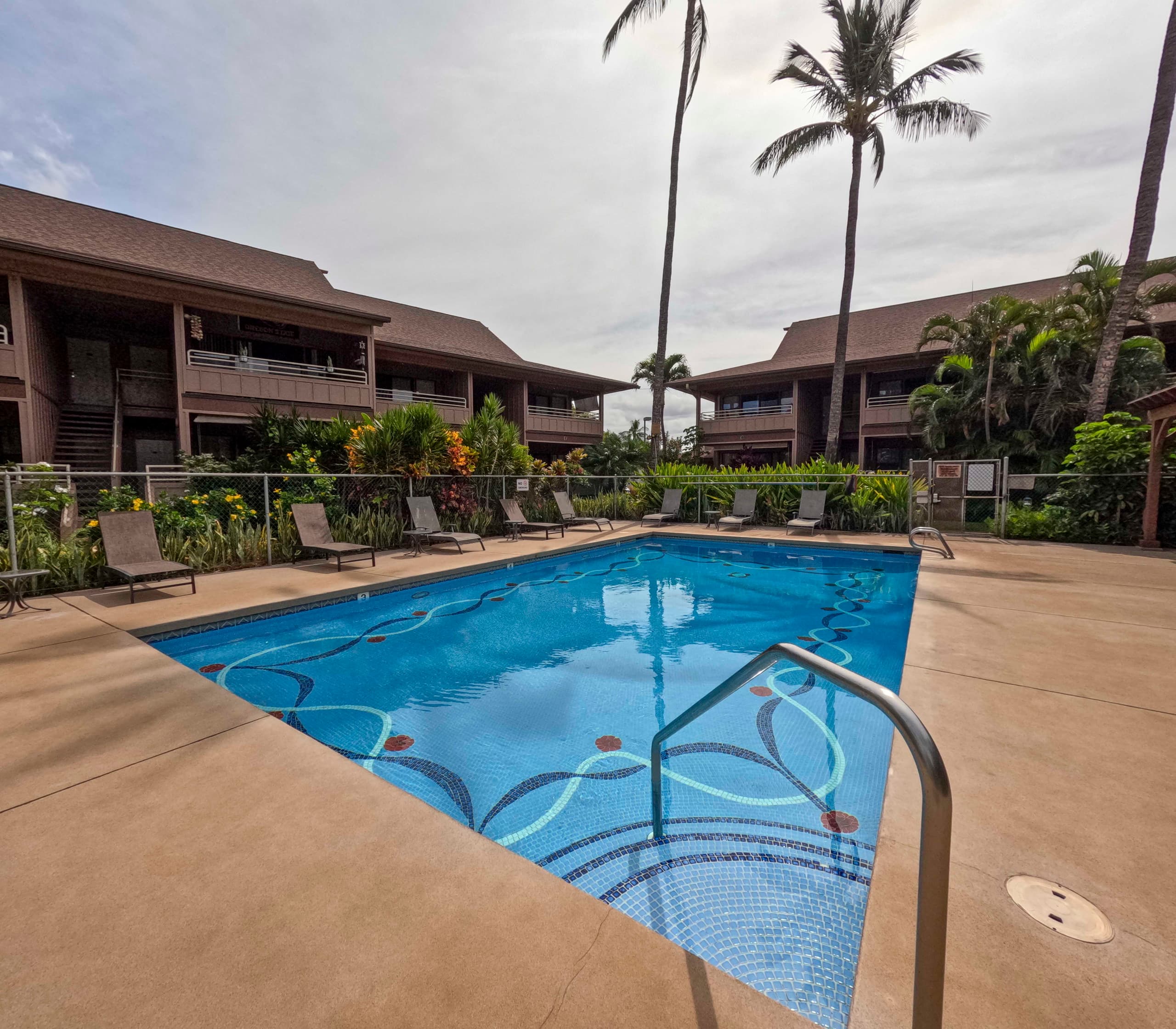 Nicest unit in the complex! - Image 15