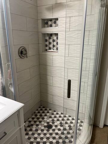 Summertime house in Las Vegas gallery image 5