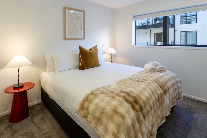 Canterbury Linen Serviceのホテル品質のリネン—5つ星ホテルで使用されているので、贅沢に安心してお休みいただけます。