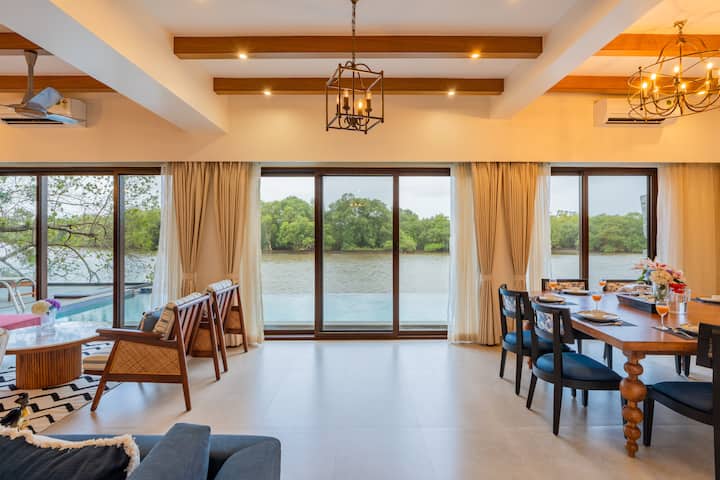 ELIVAAS privé Villa Fleuve Secondary · Riverside Retreat W/ Infinity Pool, Lift & Bathtub