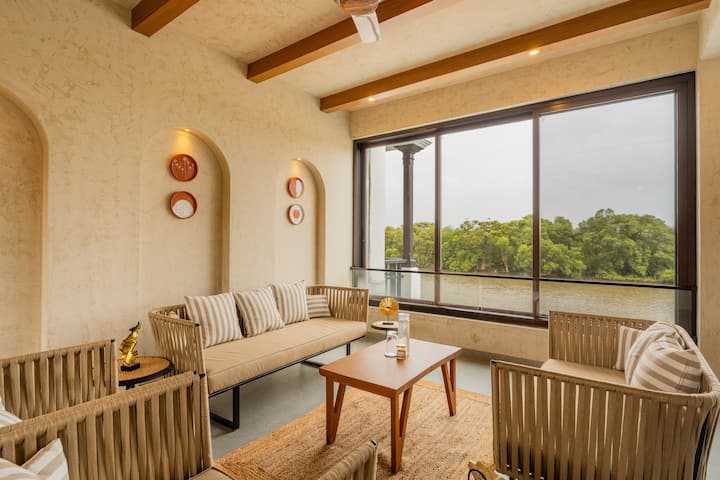 Living room 2 image 3