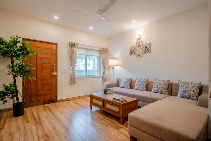 Living room image 5