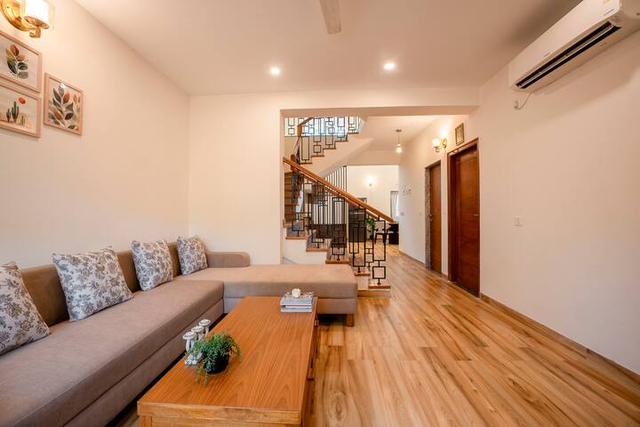 Living room image 4