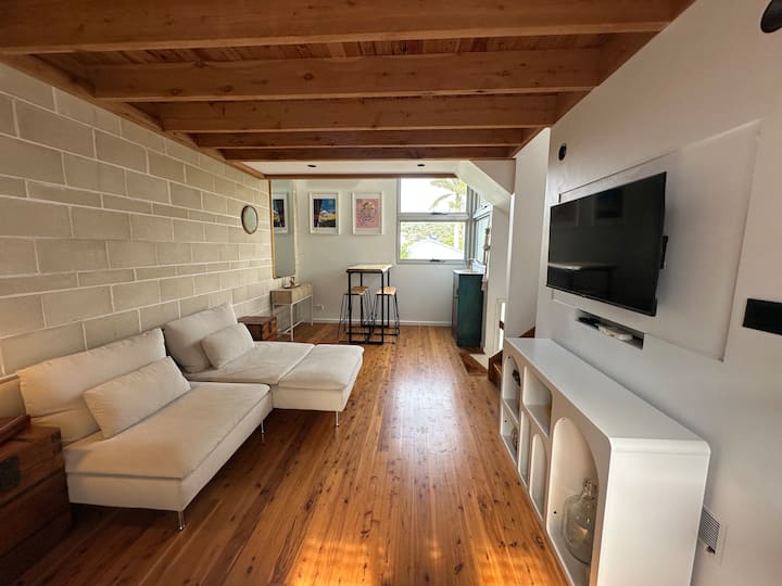 *New Listing* Coastal Loft • Walk 2 Surf • Pets Ok - Crescent Head
