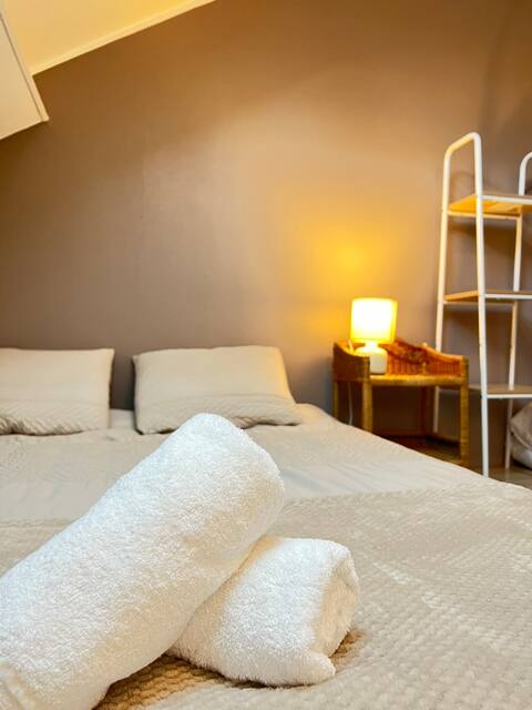 Top Airbnb: Studio B6 - Meaux City Center - Close to Disneyland in Meaux