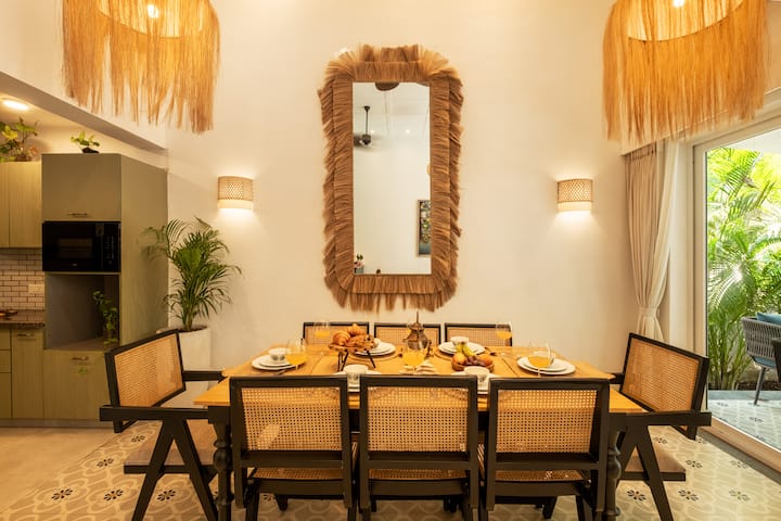 Dining area image 1