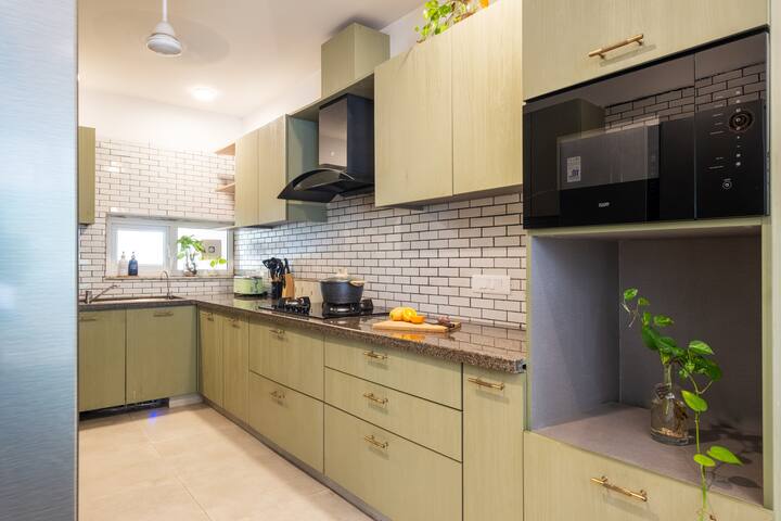 Full kitchen image 1