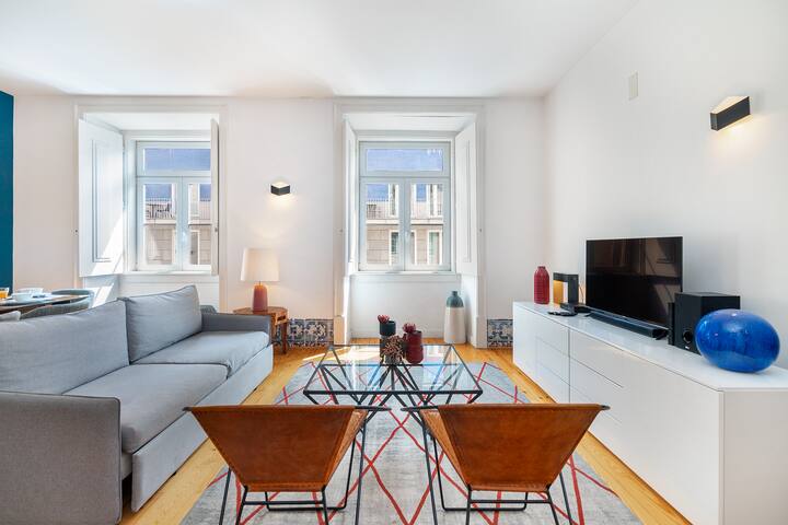 Charming Historic Apartment in Central Lisbon gallery image 2