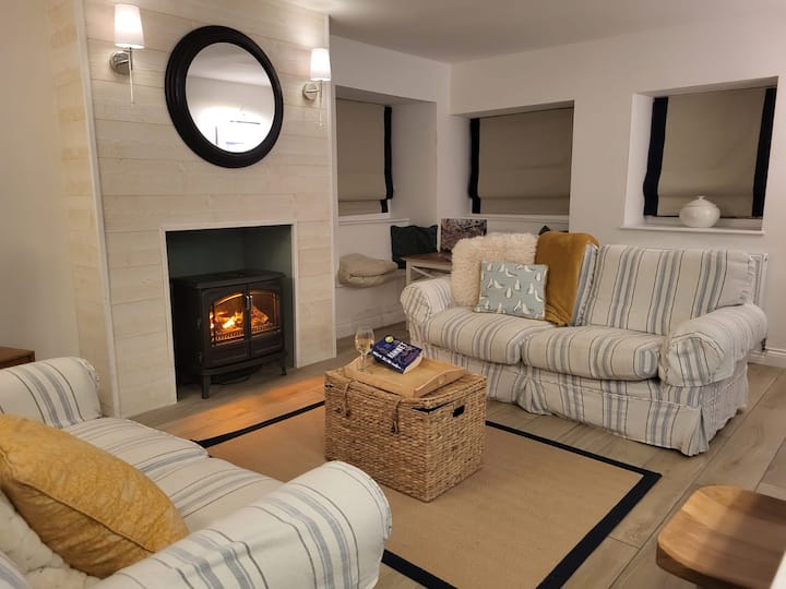 Fisherman's Locker - 2 Minute Walk To Beach - Bridport