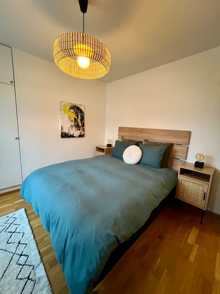 Спалня №3 на долния етаж с двойно легло.