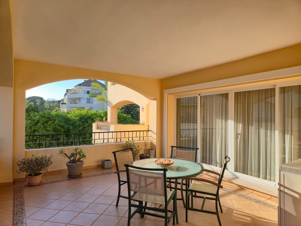 Marbella Charming Beach Apartment, Hacienda Playa 4