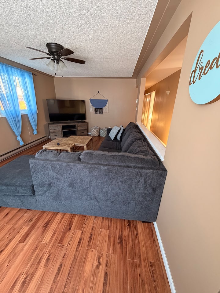 2 Bedroom Close To Boat Launches - Kenora