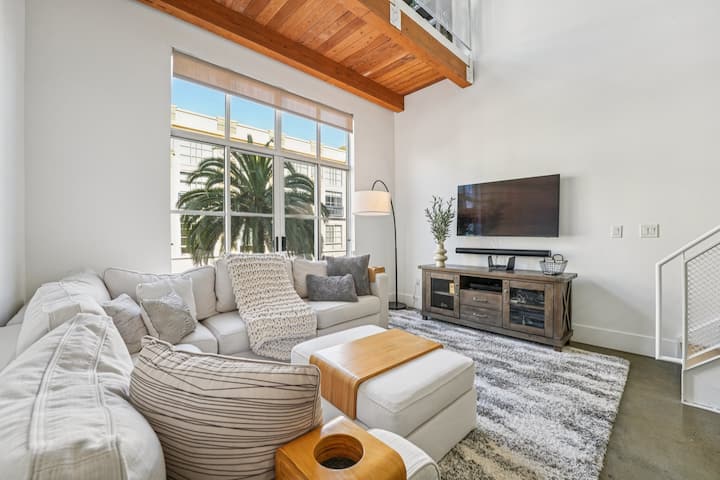 Stunning Santana Row - One Of Best Kept Secret - San Jose, CA