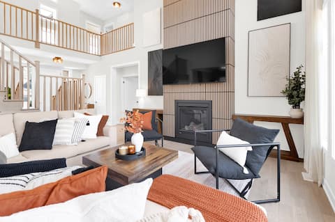 Popular Airbnb listing: The Algonquin Lakehouse w Hot Tub, Games, Fire Pit in Lake Of Bays