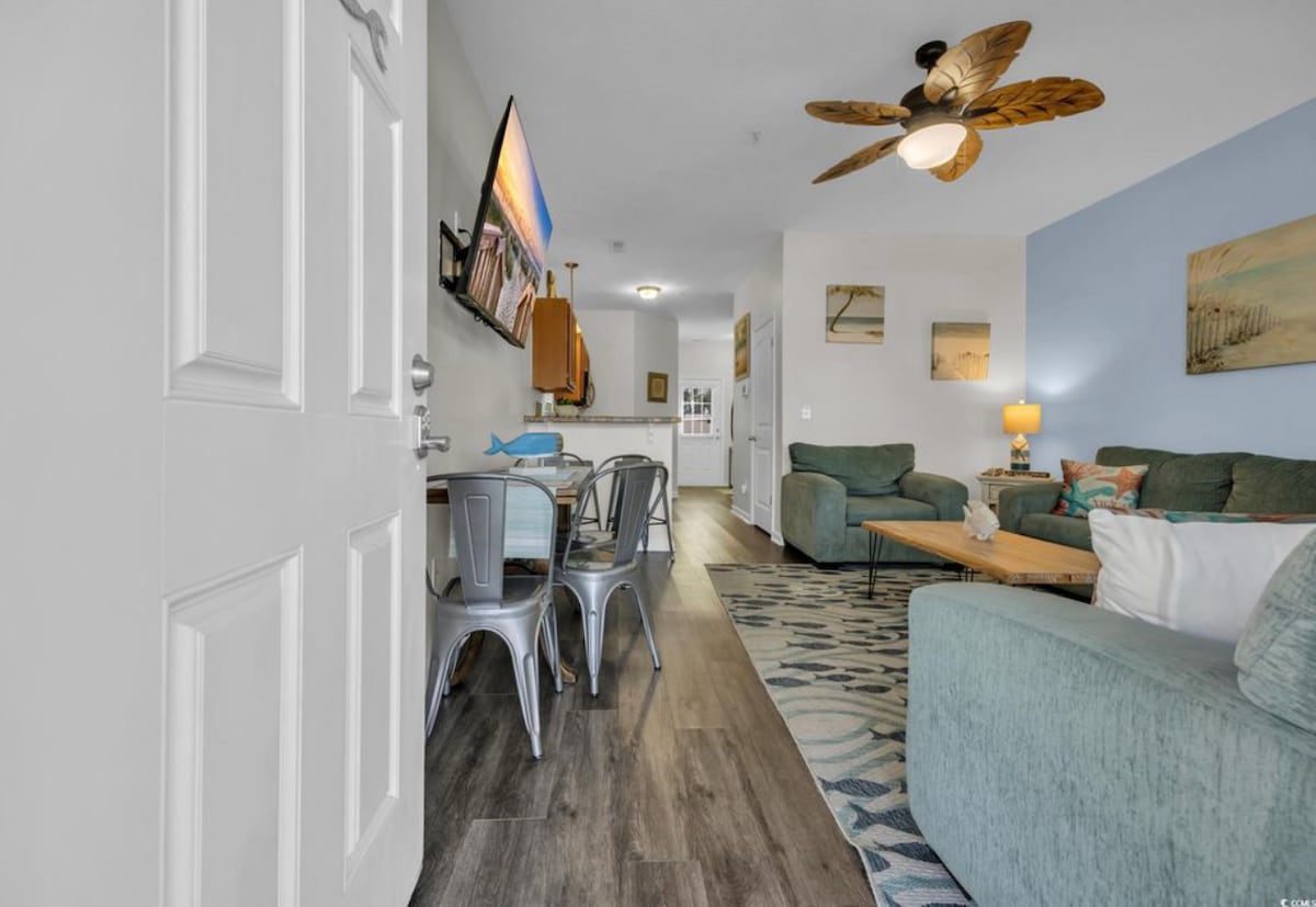 المدخل ومنطقة المعيشة الرئيسية.