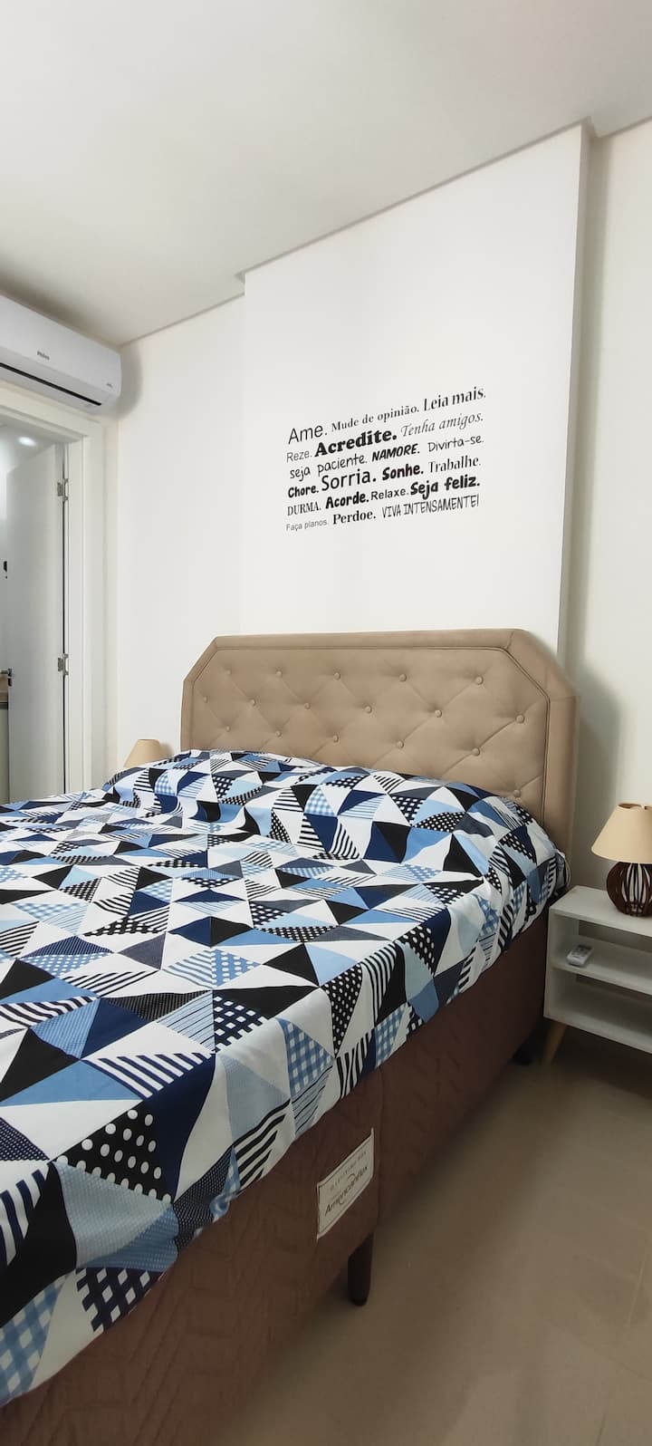 سرير بحجم كوين، مكيف هواء ساخن/بارد، فراش