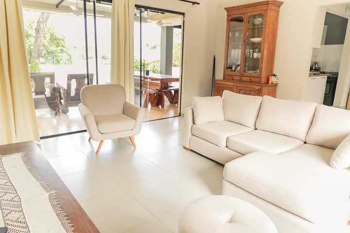 Piscina + Jardín · Casa Familiar Céntrica - Altos