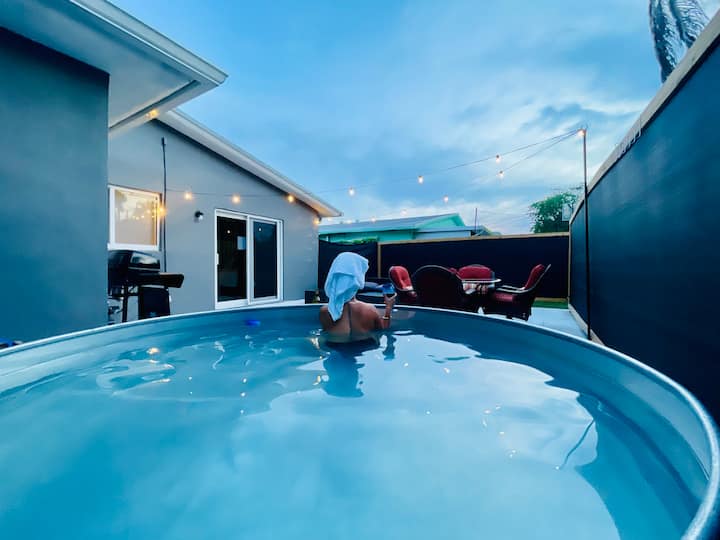 Pickleball Court Compound | Group Retreat - Fort Lauderdale