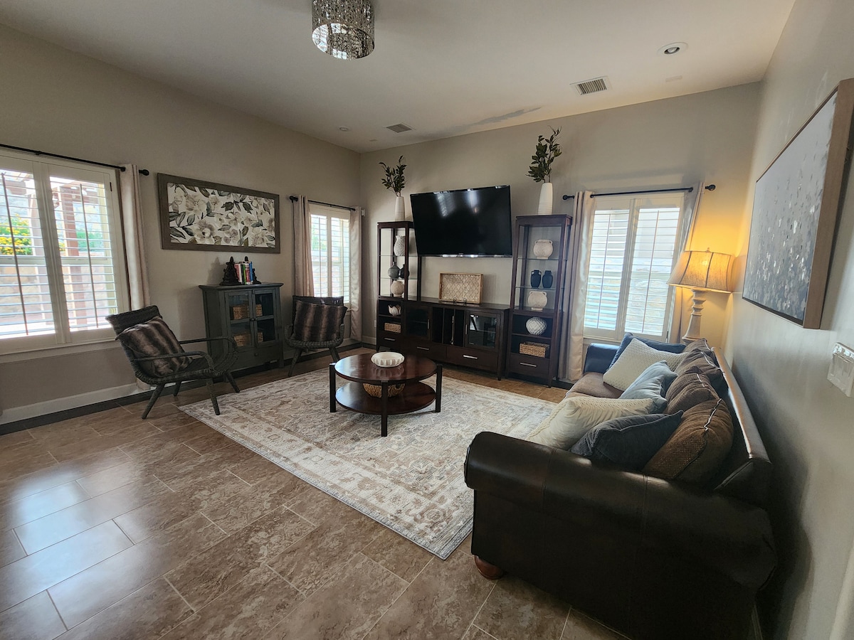 Successful Airbnb property: Two Story Space in El Paso