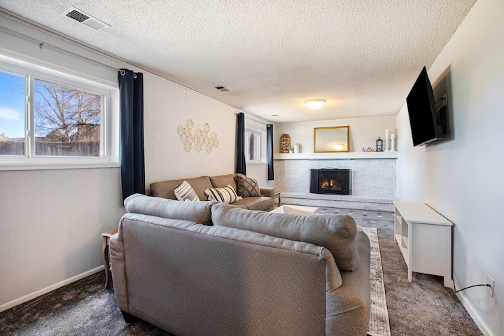 Spacious Home In The Heart Of Castle Rock! - Castle Rock, CO